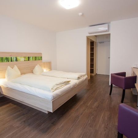 Hotel Zur Pfalz Kandel Εξωτερικό φωτογραφία