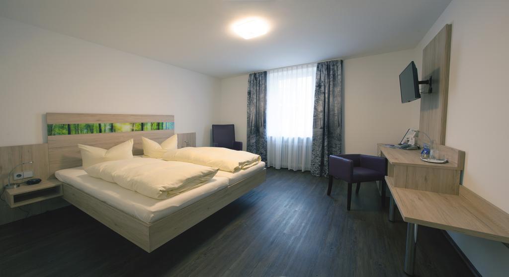 Hotel Zur Pfalz Kandel Εξωτερικό φωτογραφία