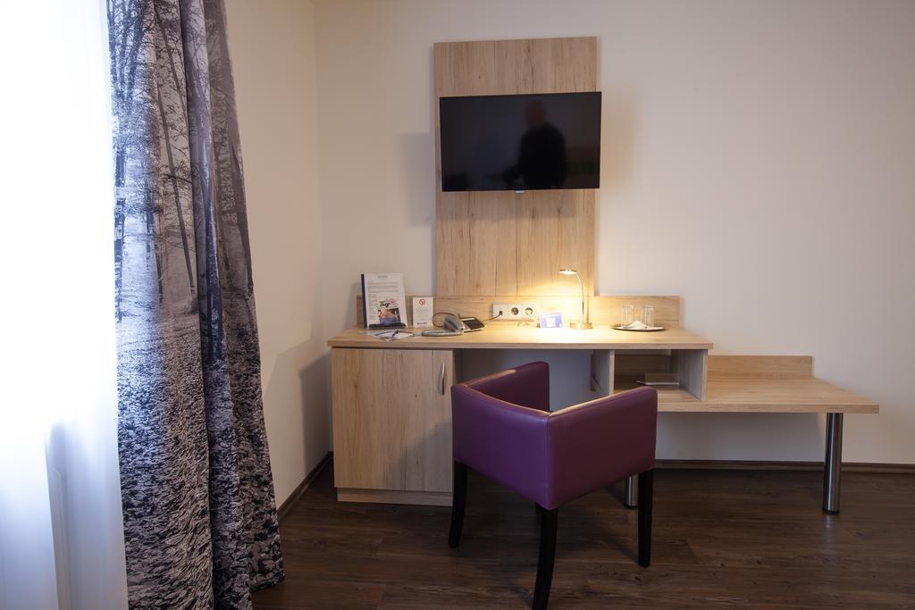 Hotel Zur Pfalz Kandel Εξωτερικό φωτογραφία