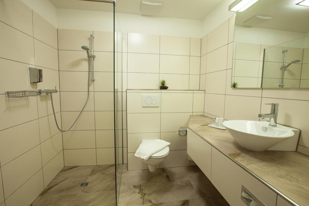 Hotel Zur Pfalz Kandel Εξωτερικό φωτογραφία