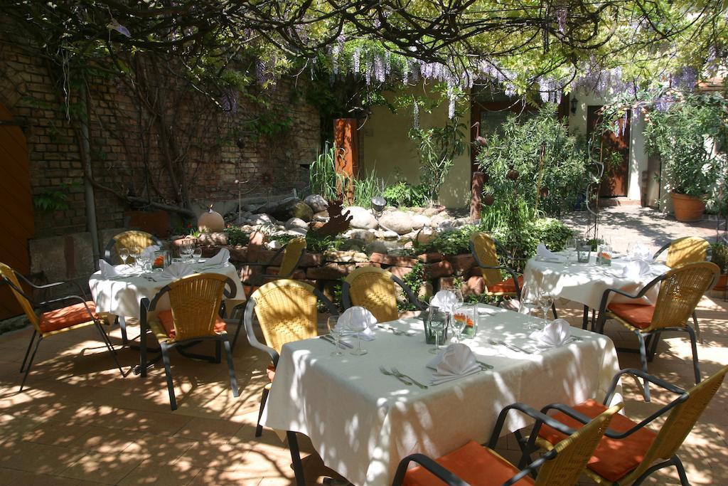 Hotel Zur Pfalz Kandel Εξωτερικό φωτογραφία